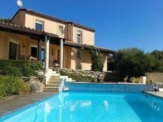 Beautiful Villa With Studio and Pool