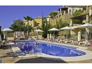 2 bedroom Apartment For Sale: 2nd..