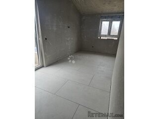 Krk, kuća 140m2 sa bazenom i okućnicom