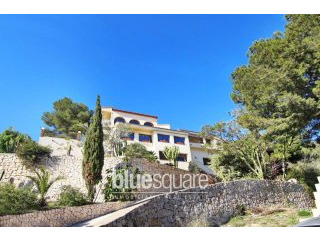 Restaurant and 3 apartments with..