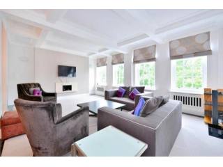 3 Bedrooms - Apartment - London - For..