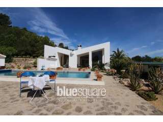 Beautiful villa with great sea views..
