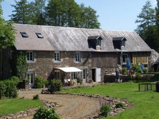 Restored Former Mill With Outbuildings..
