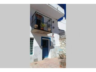 1 bedroom, 1 bathroom Townhouse, (build..