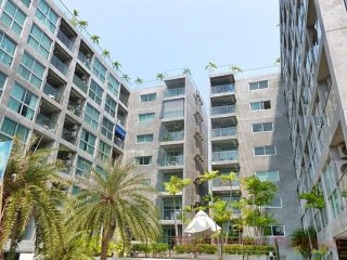 2 Bedroom Condo for sale in Pratumnak -..