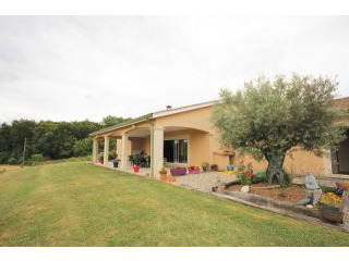 Lovely, 4 bedroomed new build bungalow..