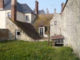 Cute House to Restore in Village