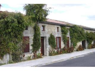 3 bedroom House For Sale: 17210 A 20..