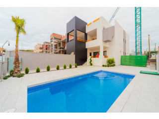 2 bedroom, 1 bathroom Apartment, (build..