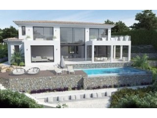 Completely refurbished house in Santa..
