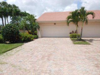 19660 Sawgrass Dr #1201, Boca Raton, FL..