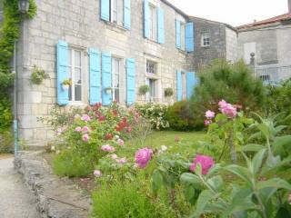 Village Property With Lots Of Living..