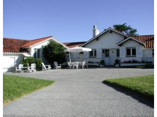 5 Bedroom House - For Rent - Golf