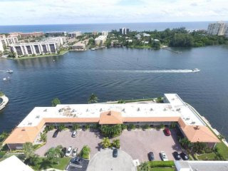 711 Ne Harbour Ter #309, Boca Raton, FL..