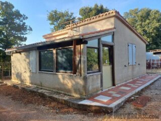 Istra, Marčana - gospodarski objekt na zemljištu od 12000 m2