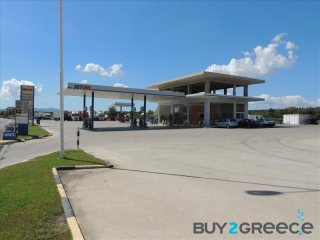 B211 - Petrol station in a land parcel..
