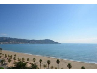 ROSES SANTA MARGARIDA: Penthouse in a..