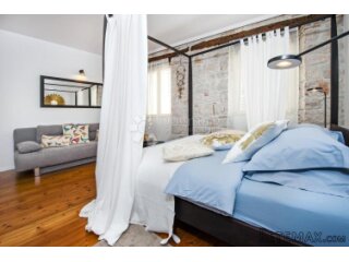 ROVINJ - ekskluzivna kuća uz more s apartmanima