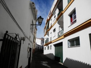 2 bedroom, 1 bathroom Apartment, (build..