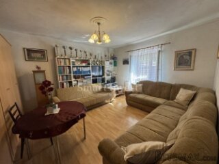 MATULJI - STROGI CENTAR, kuća od 80 m2 s okućnicom