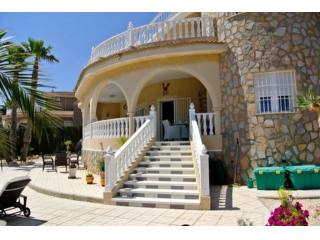 4 Bedrooms - Villa - Alicante - For Sale