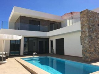 3 Bedroom 2 Bathroom Villa In Santiago..