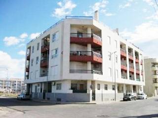 * 2 BED TOWN APARTMENT