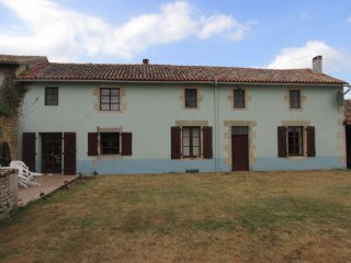 Large 5 Bed Stone House With Large..
