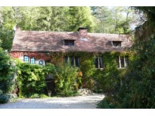 Attractive Country House With Guest..