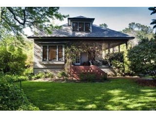 charming home with character in perfect..
