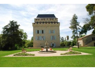 Exceptional, Fortified Gascon Chateau..