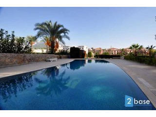 2 + 2 Spacious home right by the beach..