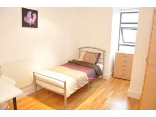 Single with single bed near Canary..