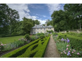 5 bedroom Detached House For Sale: 101..