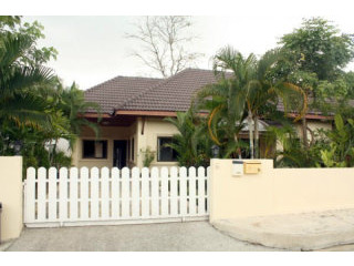 Detached 3-Bedroom House on Phuket's..