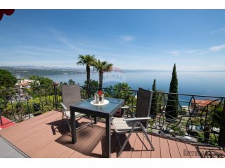 OPATIJA - trosobni stan na 1. katu s terasom, pogled