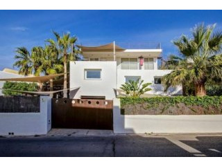 Excellent villa in Talamanca in modern..