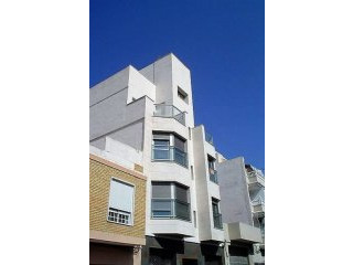 3 BED LUXURY APARTMENT - 200 METRES..