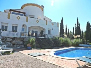 3 bedroom, 3 bathroom Villa, (build 157..