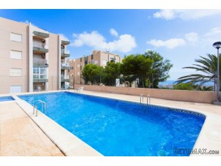 Encantador apartamento de 2 dormitorios con vistas al mar..