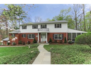 4 bedroom House For Sale: 3 Cindy Way..