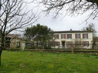 4 Bedrooms - House - Poitou-Charentes -..