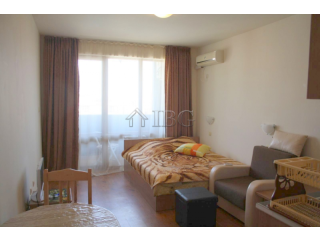 Studio with pool, mountain and SEA view..