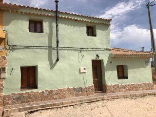 3 bed country home in small hamlet, nr..