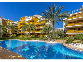 Apartamento de 106m2 en un residencial privado en Punta..