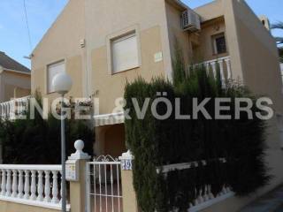 Corner duplex near the sea. Punta Prima