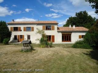 Beautiful renovated stone house on 1,5..