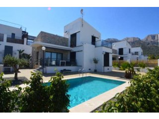 3 Bedroom 2 Bathroom Villa In La Nucia..