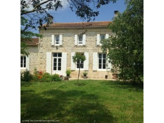 Lovely restored stone house in peaceful..