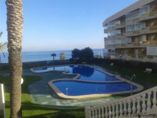 Apartamento de 55 m2 en primera línea de mar en Mil..